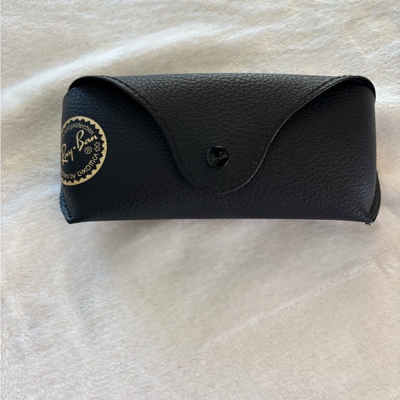 Ray-Ban Glasses Case Black with Pebble Finish - Picture 1 of 4